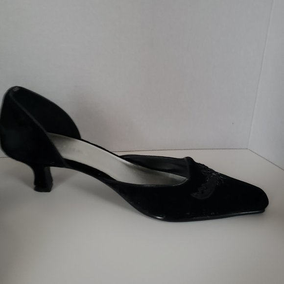 OUTLINE Black Velvet Kitten heels shoes Beaded detail - Picture 6 of 9